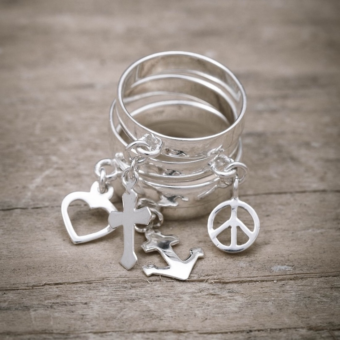 Silver ring charm anchor