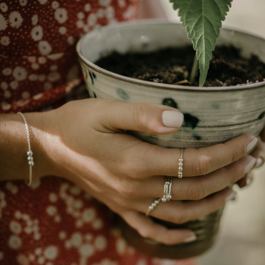 Gold ring movable beads