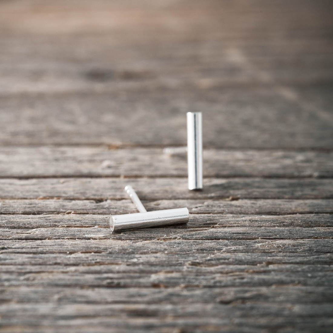 Silver ear studs  T-bar