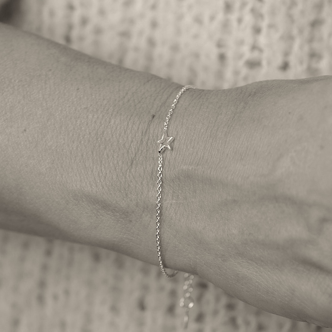 Gold Bracelet - Small Open Star